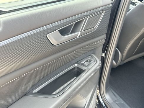 New 2025 Volkswagen Atlas Cross Sport SEL image 12