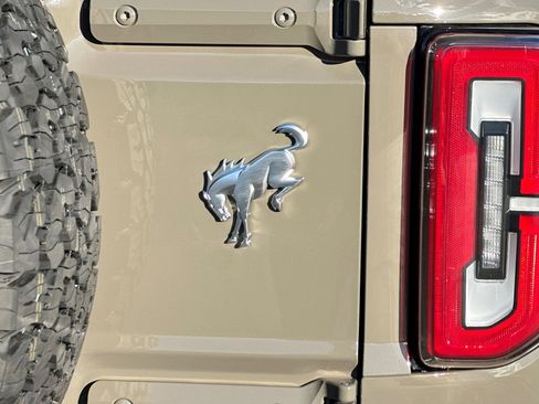 New 2025 Ford Bronco Badlands image 27