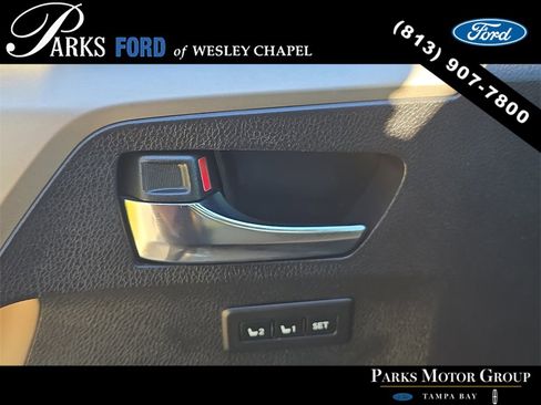 Used 2014 Toyota RAV4 Limited image 17