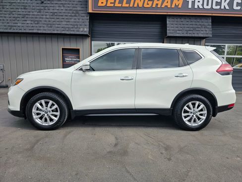 Used 2020 Nissan Rogue S FWD image 2