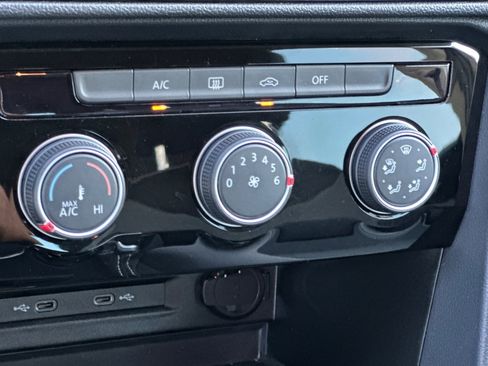 Used 2024 Volkswagen Taos S image 20