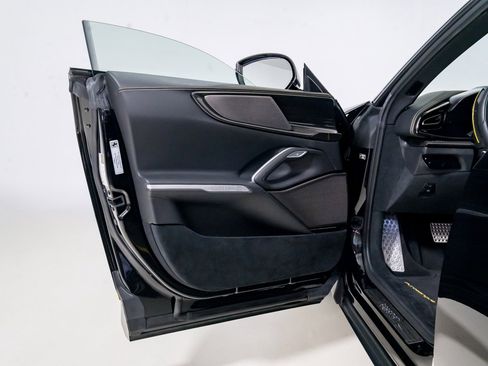 Used 2024 Ferrari Purosangue image 16