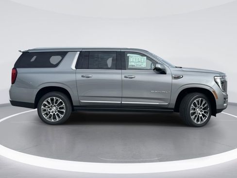 New 2026 GMC Yukon XL Denali w/ Denali Reserve Package AWD/4WD image 2