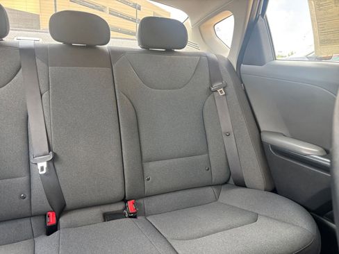 Used 2025 Kia K4 FWD image 36