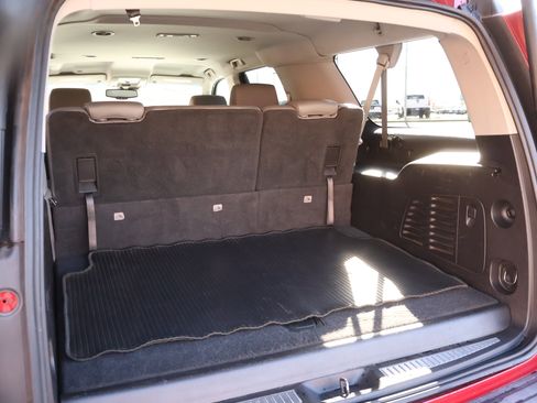 Used 2015 Chevrolet Suburban LT image 26