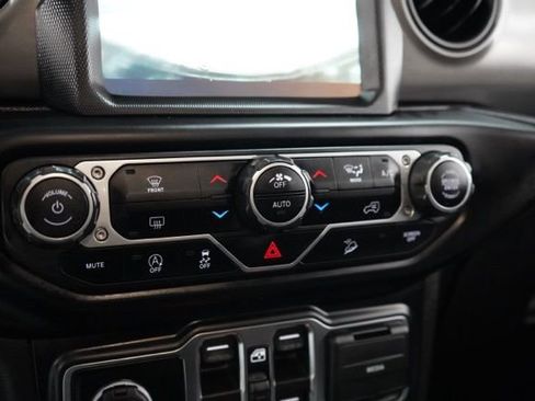 Used 2021 Jeep Wrangler Unlimited Sport image 27