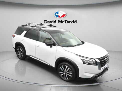 Used 2025 Nissan Pathfinder Platinum w/ Cargo Package AWD/4WD image 38