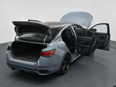 Used 2025 Nissan Sentra SR w/ SR Premium Package FWD image 20