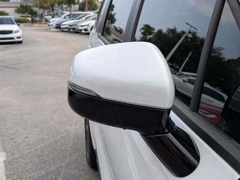 New 2027 Kia Carnival EX FWD image 12
