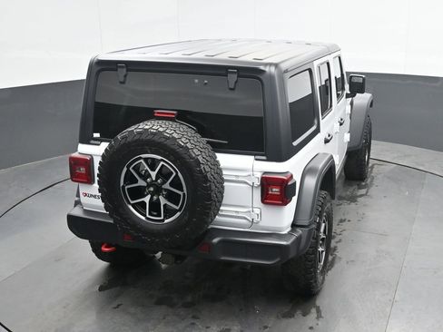 Used 2025 Jeep Wrangler Unlimited Rubicon AWD/4WD image 31