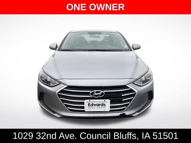 Used 2017 Hyundai Elantra SE FWD image 2