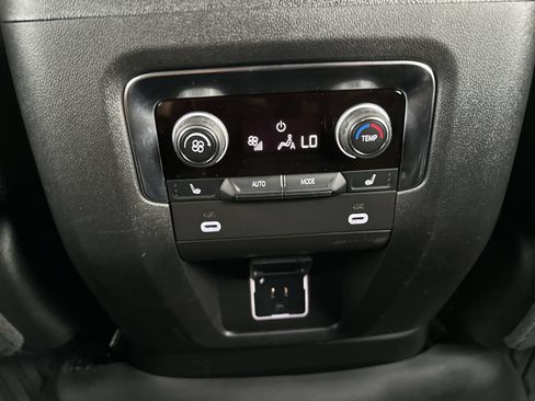 Used 2024 Chevrolet Tahoe Z71 w/ Luxury Package AWD/4WD image 21