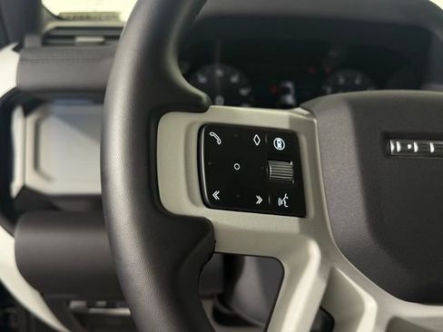 New 2024 Land Rover Defender 110 S image 38