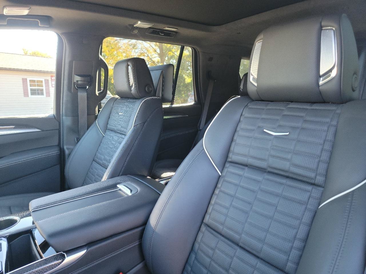Used 2025 Cadillac Escalade V AWD/4WD image 12