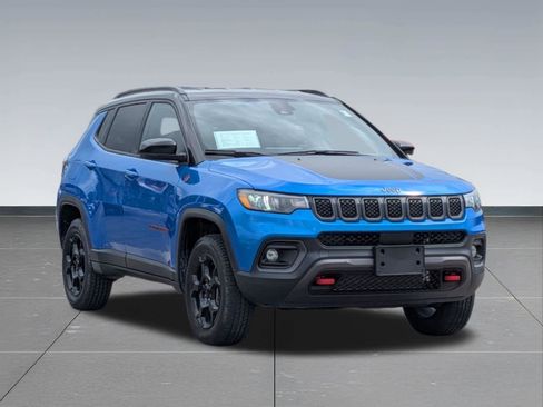 Used 2024 Jeep Compass Trailhawk AWD/4WD image 7