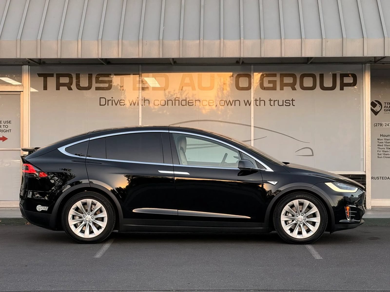Used 2016 Tesla Model X 75D AWD/4WD image 5