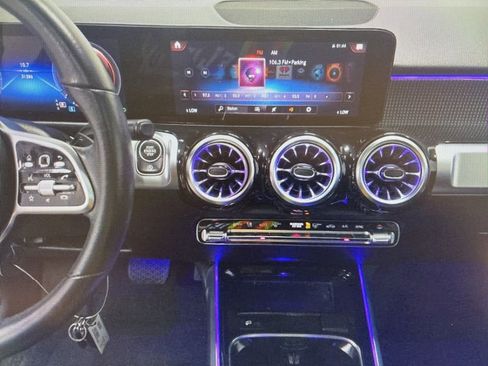 Used 2022 Mercedes-Benz GLB 250 w/ Premium Package Lite image 5