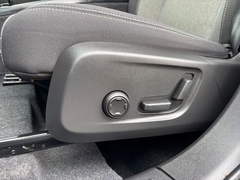 Used 2024 Volvo XC40 B5 Core AWD/4WD image 21