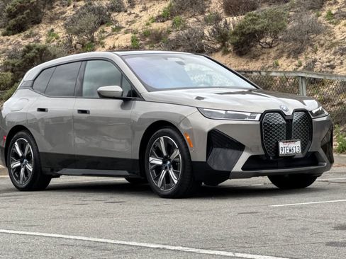 Used 2025 BMW iX M60 image 5