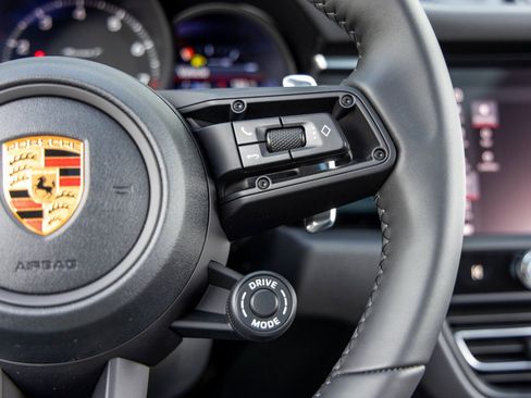 New 2026 Porsche Macan Turbo image 32