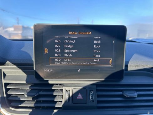 Used 2020 Audi Q5 2.0T Premium w/ Convenience Package image 16