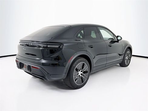 Used 2025 Porsche Macan Electric image 9