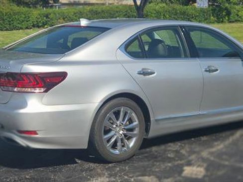 Used 2014 Lexus LS 460 w/ Comfort Package RWD image 7