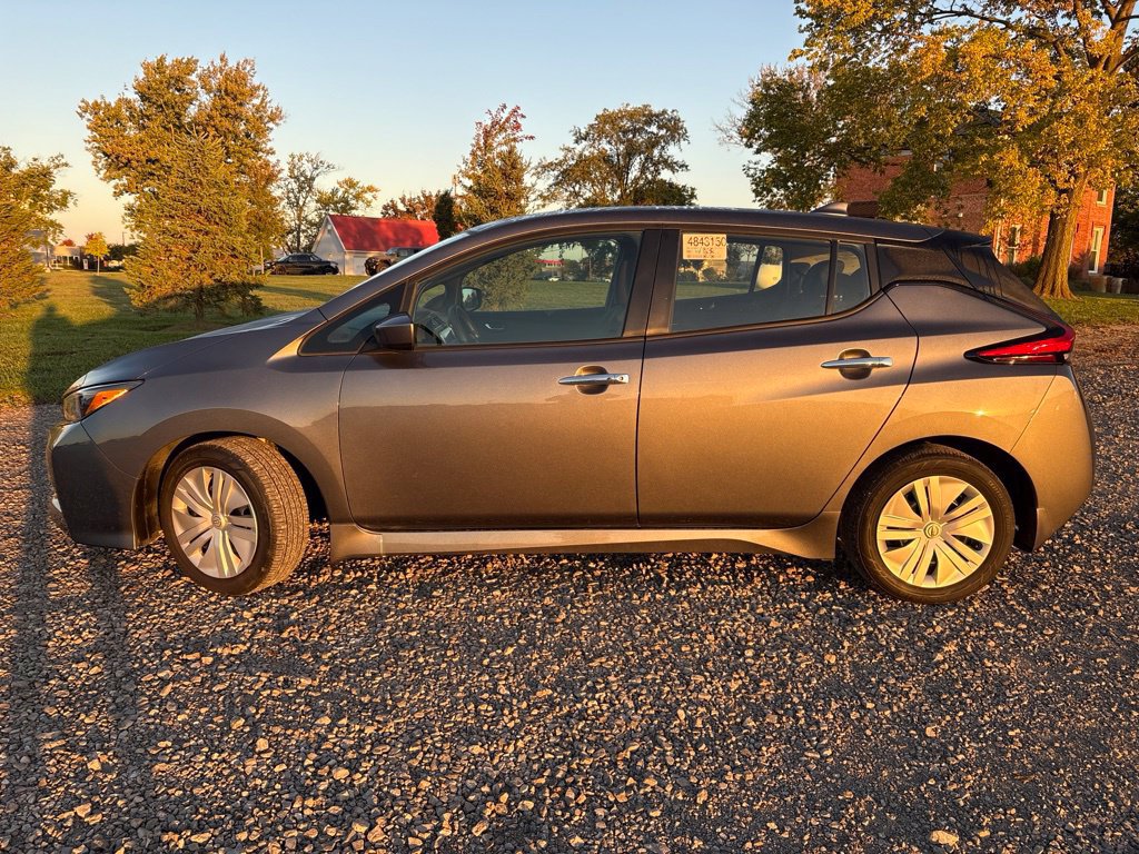Used 2025 Nissan Leaf S FWD image 5