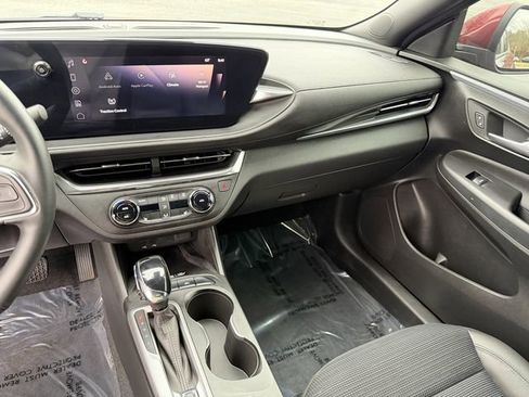 Used 2024 Buick Envista Preferred w/ Convenience I Package image 18