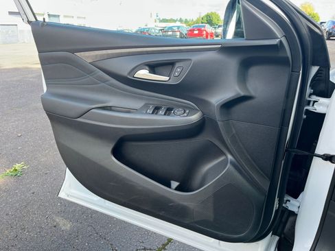 Used 2025 Buick Envista Sport Touring image 20