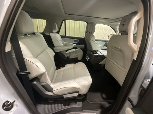 Used 2026 Ford Expedition Max Platinum w/ Platinum Ultimate Package AWD/4WD image 15
