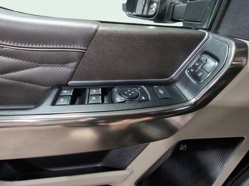 Used 2025 Ford F350 Platinum w/ Platinum Plus Package image 22