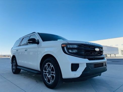 New 2025 Ford Expedition Active image 7