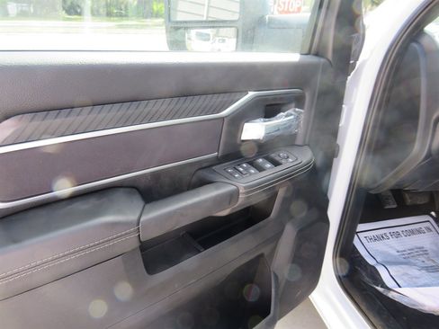 Used 2025 RAM 2500 Big Horn AWD/4WD image 8