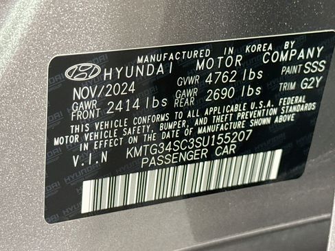 Used 2025 Genesis G70 2.5T RWD image 40