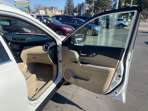 Used 2015 Nissan Rogue SL w/ SL Premium Package image 6