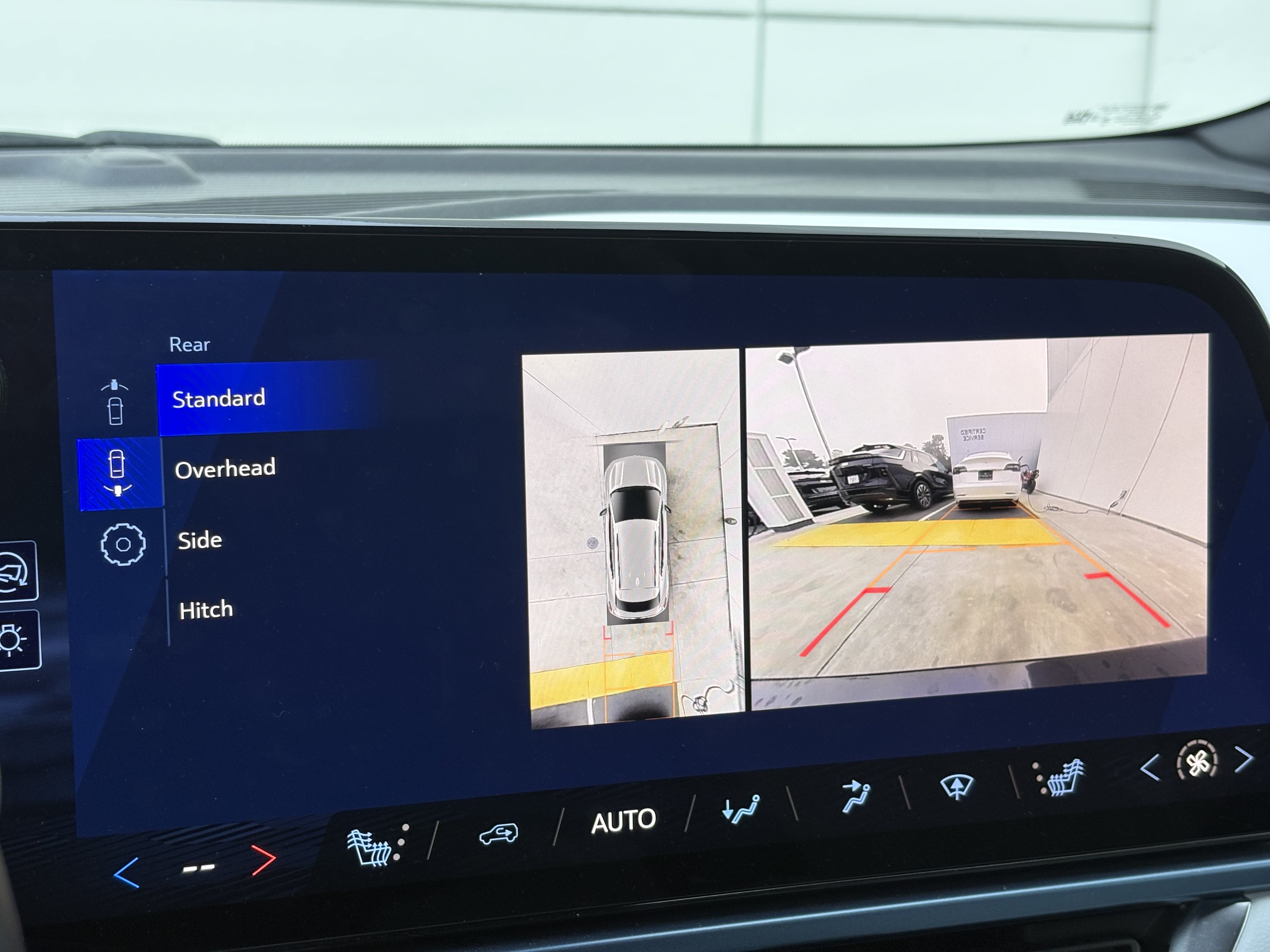 Used 2024 Chevrolet Equinox EV LT FWD image 21