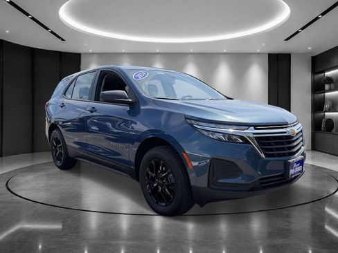Certified 2024 Chevrolet Equinox LS w/ Driver Confidence II Package AWD/4WD image 2