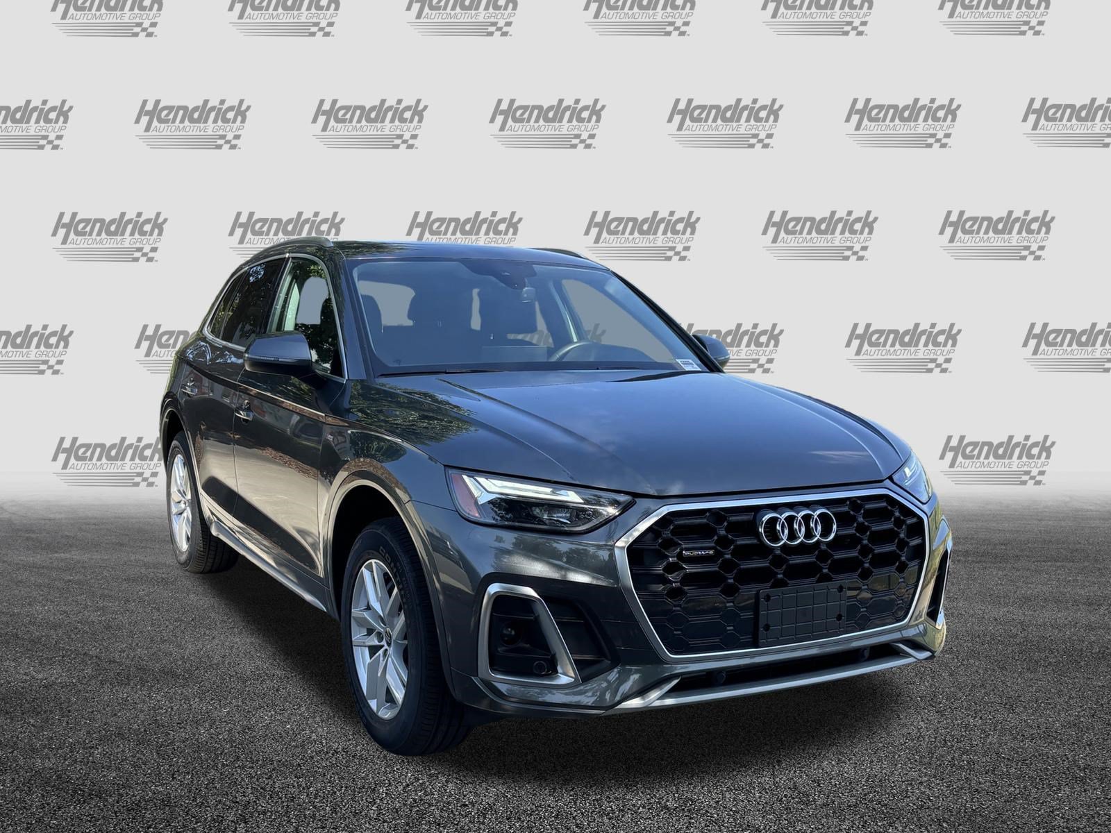 Certified 2023 Audi Q5 2.0T Premium w/ Convenience Package AWD/4WD image 2