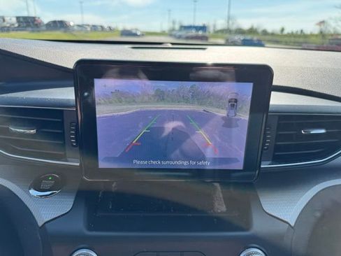Used 2020 Ford Explorer XLT w/ Equipment Group 202A image 28