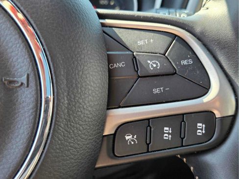 Used 2021 Jeep Compass Latitude w/ Sun and Sound Group AWD/4WD image 32