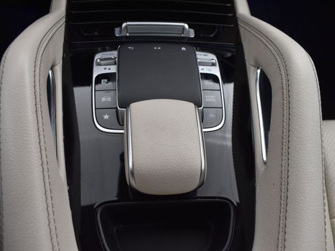 Used 2020 Mercedes-Benz GLE 450 4MATIC w/ MBUX Technology Package image 14