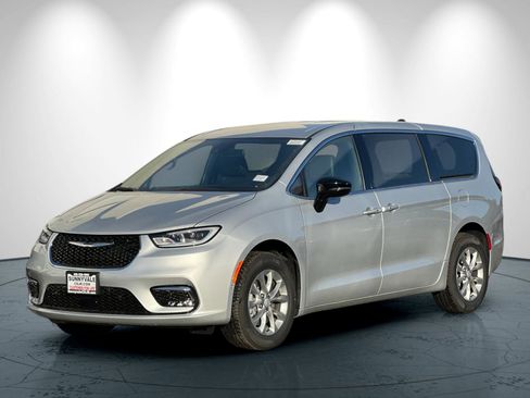New 2026 Chrysler Pacifica Select image 8