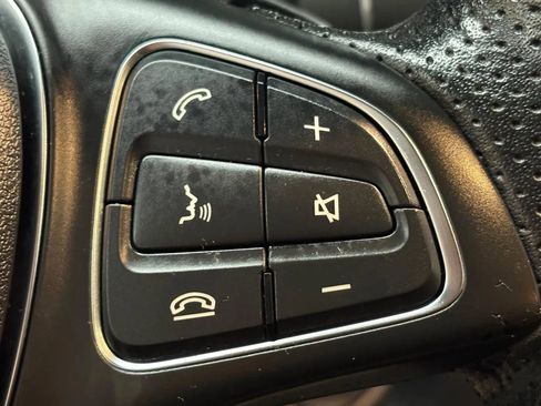 Used 2020 Mercedes-Benz GLA 250 4MATIC image 35