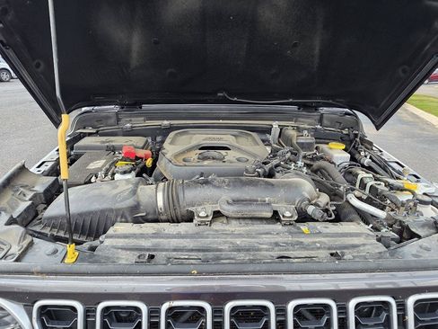 Certified 2025 Jeep Wrangler Unlimited Sahara AWD/4WD image 29