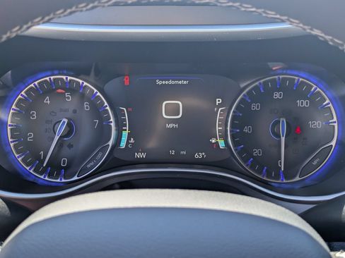 New 2027 Chrysler Pacifica Select w/ Family Tech Group FWD image 19