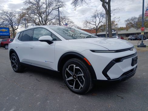 New 2026 Chevrolet Equinox EV LT image 1