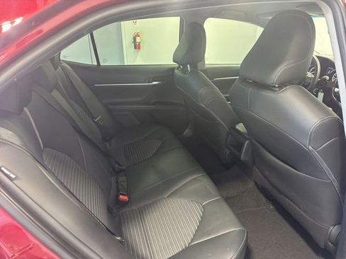 Used 2018 Toyota Camry SE FWD image 20