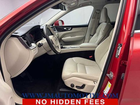 Used 2019 Volvo XC60 T5 Momentum w/ Multimedia Package image 13
