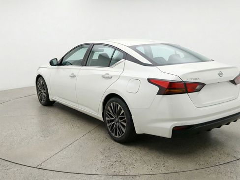 Used 2025 Nissan Altima 2.5 SV image 6